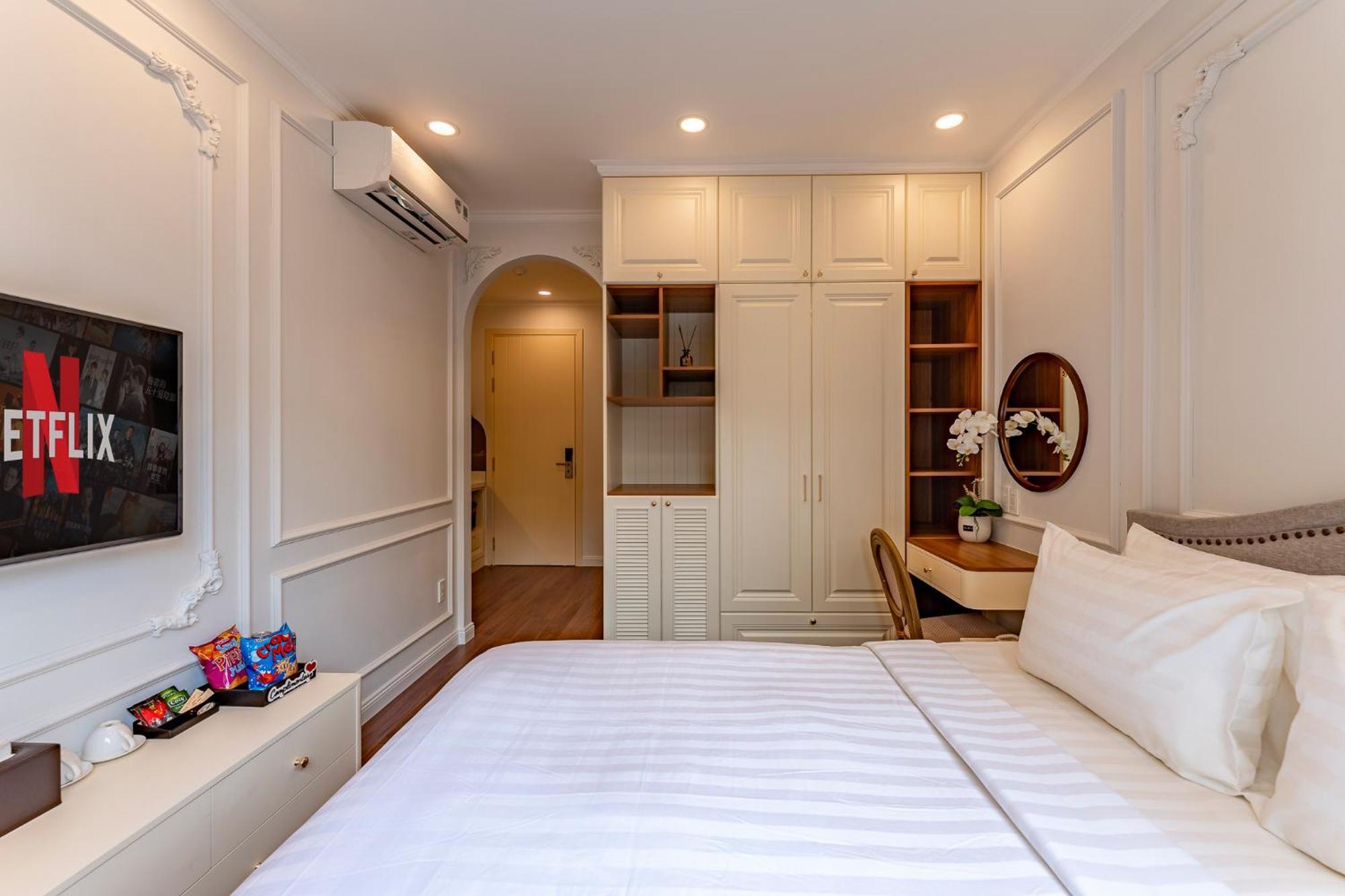 Golden Sun & Khách sạn hẻo lánh